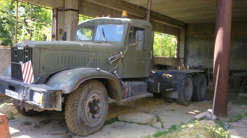 КРАЗ 258 седельный тягач