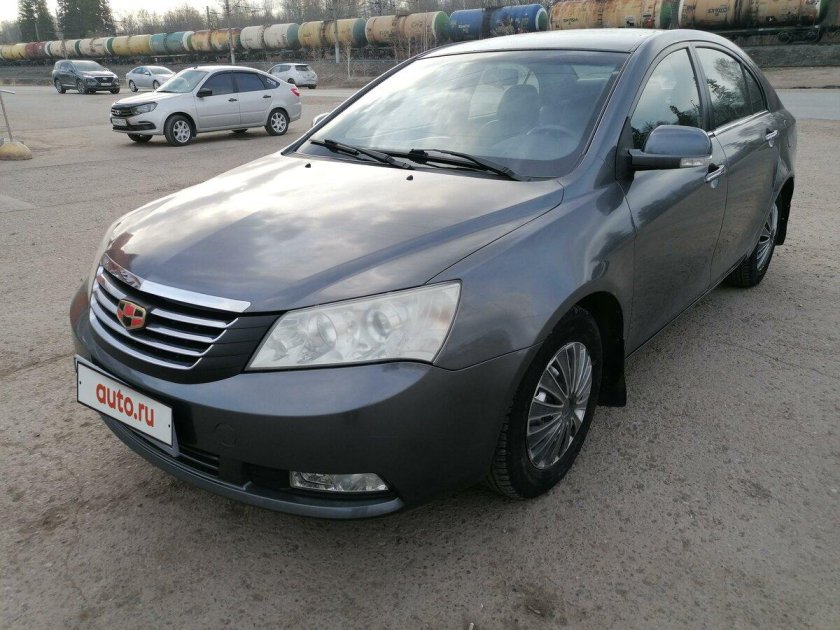 Китайские иномарки седан серый