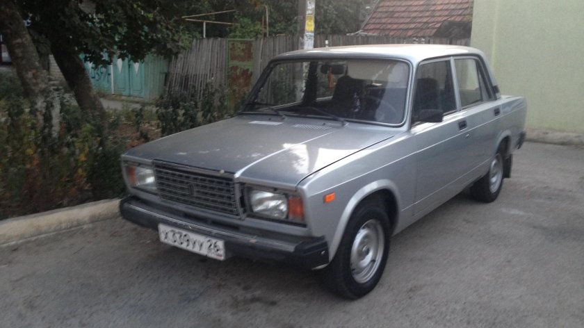 ВАЗ 2107 цвет Снежная Королева