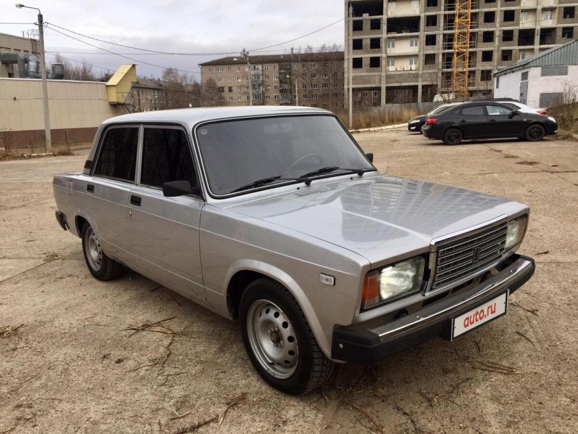 ВАЗ 2107 серебристый металлик