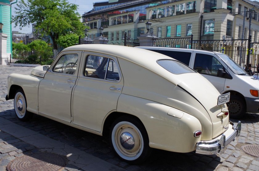 Автомобиль ГАЗ м20 победа