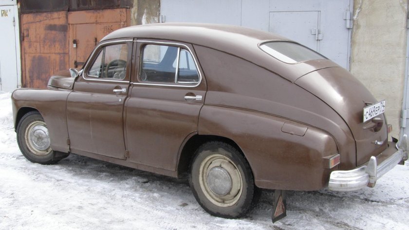 ГАЗ м20 победа коричневый