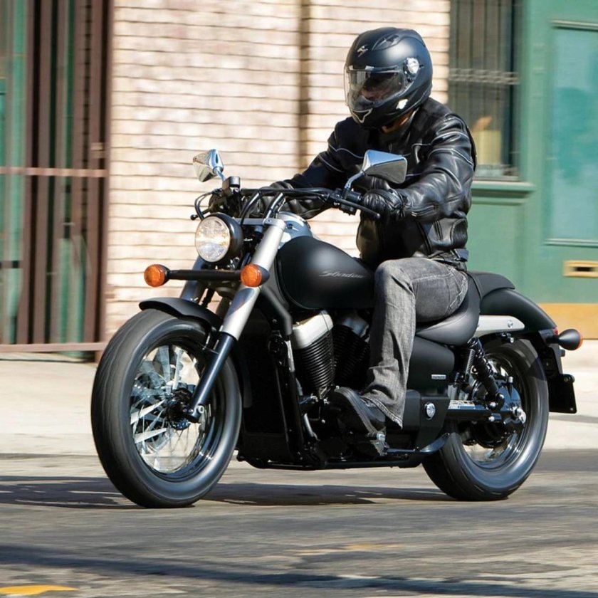 Honda Shadow 750 Black