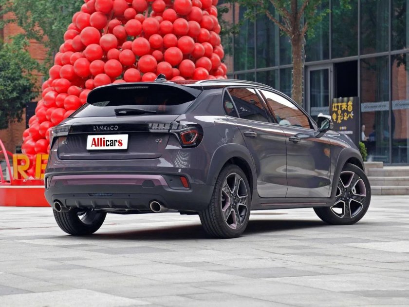 Внедорожник автомобиль