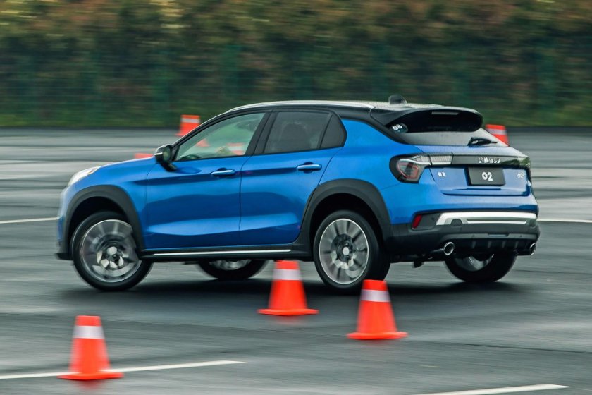 Автомобили Lynk co 02