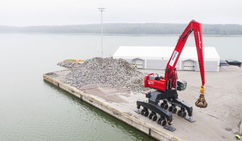 Перегружатель Mantsinen 200es