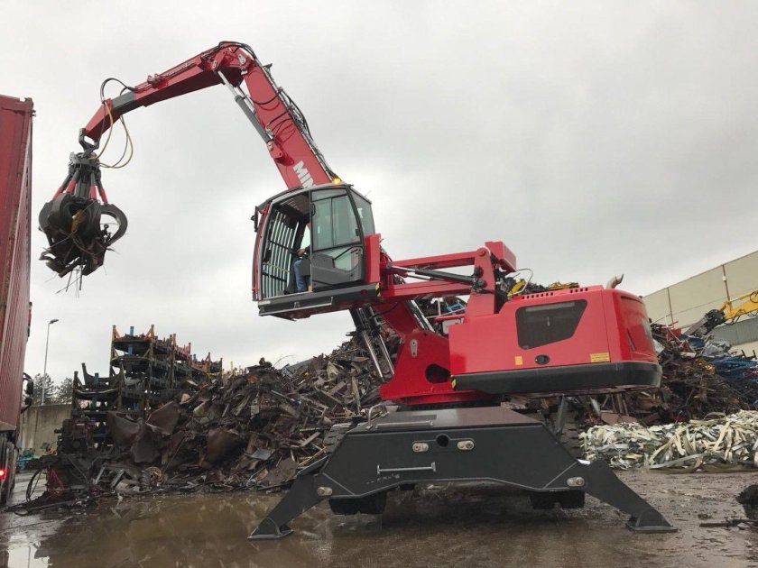 Minelli перегружателем