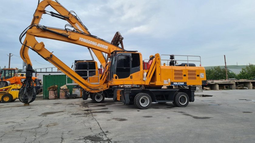 Колесный полноповоротный экскаватор hyundai 170