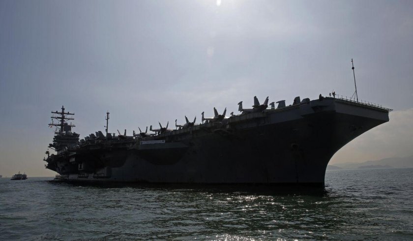 Американский авианосец