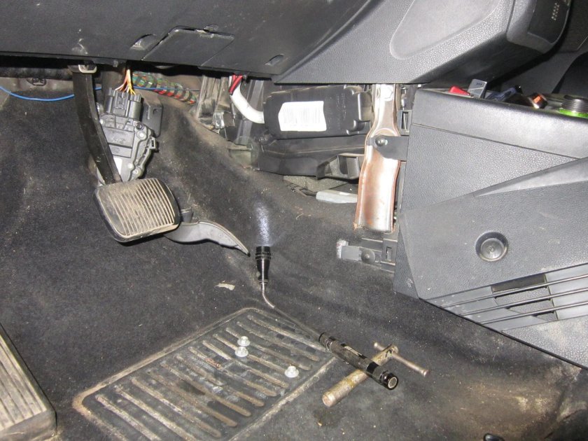 Дренажная трубка кондиционера Форд Фьюжн