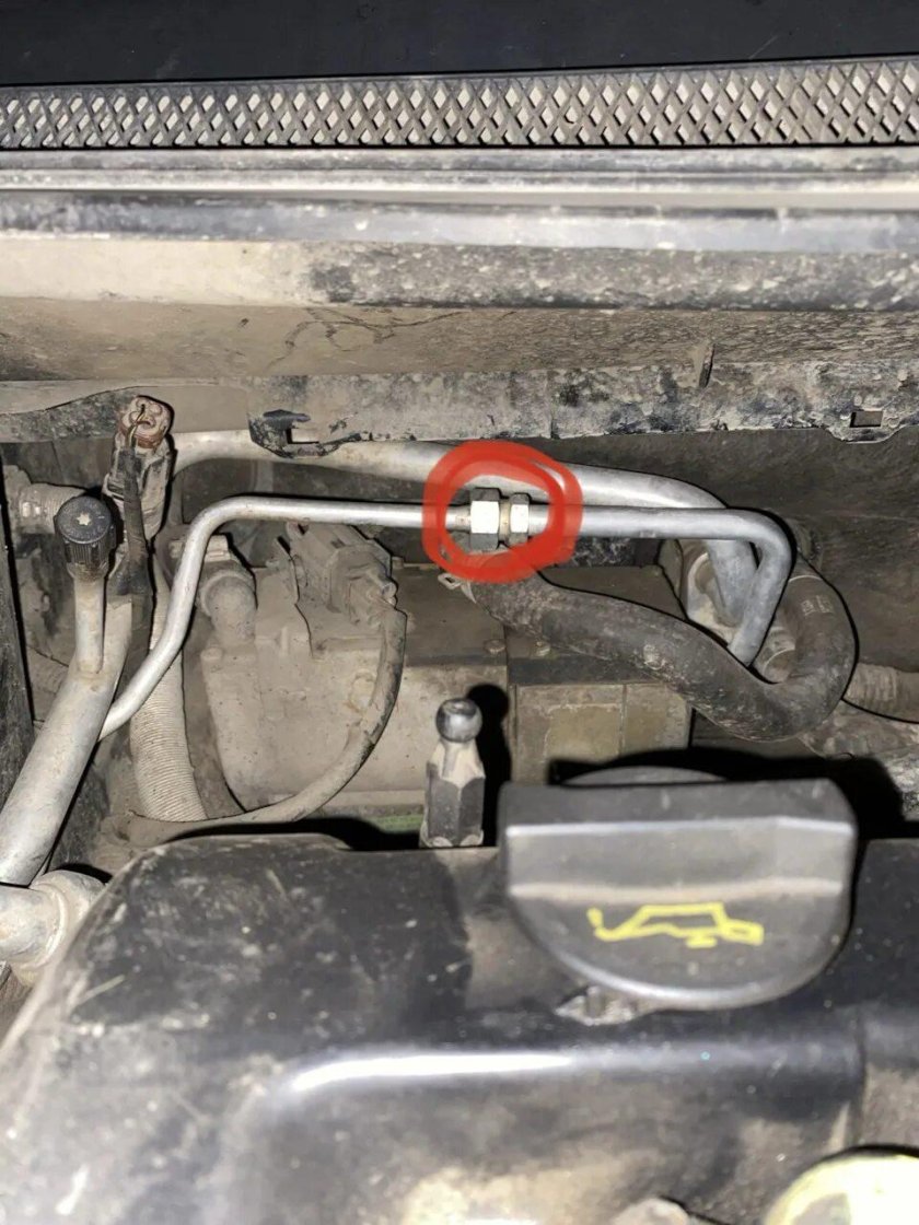 Форд фокус 1 трубка слива конденсата