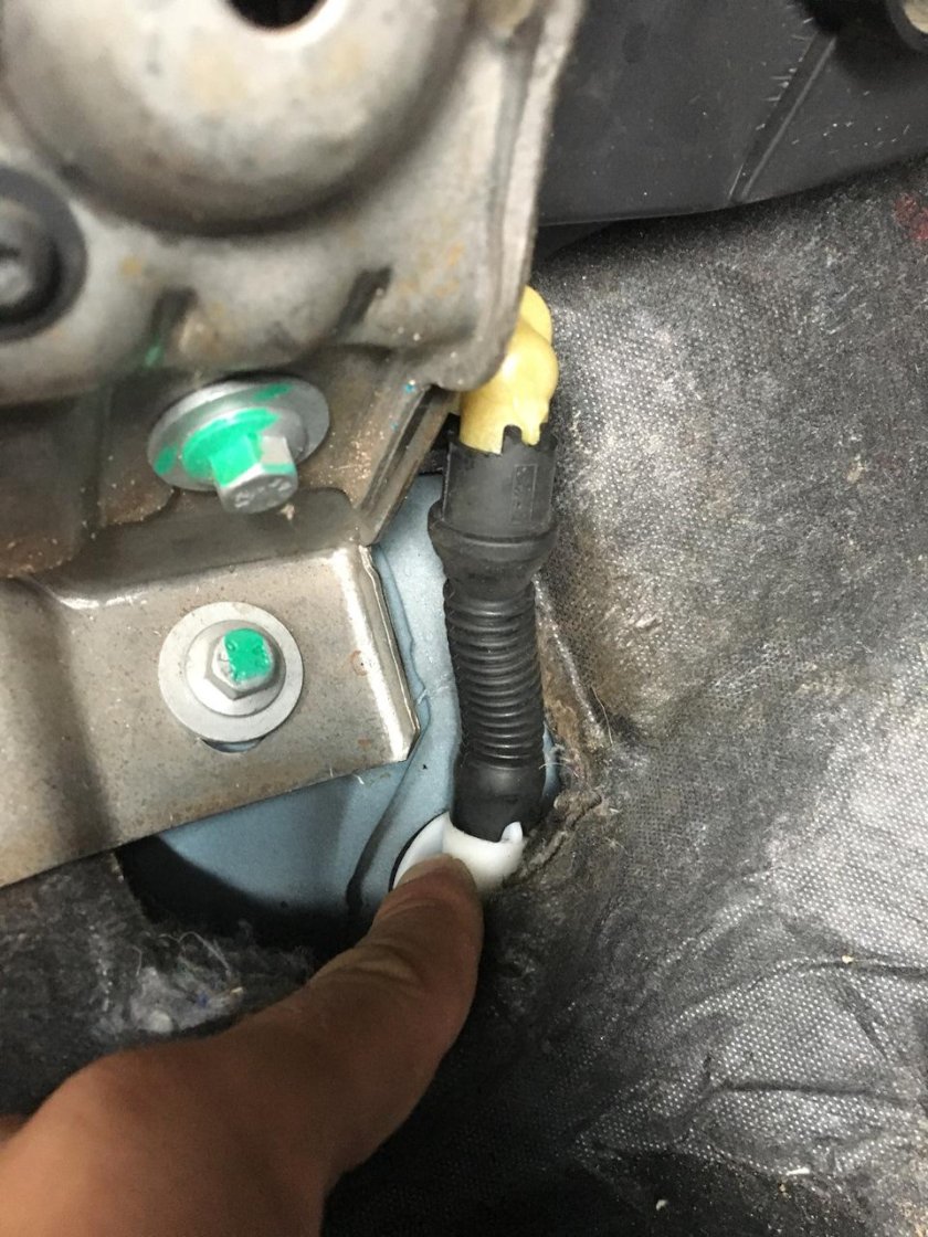 Трубка слива конденсата Ford Focus 2