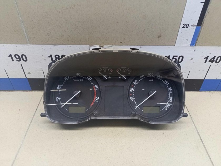 Приборная панель школа Октавия а4