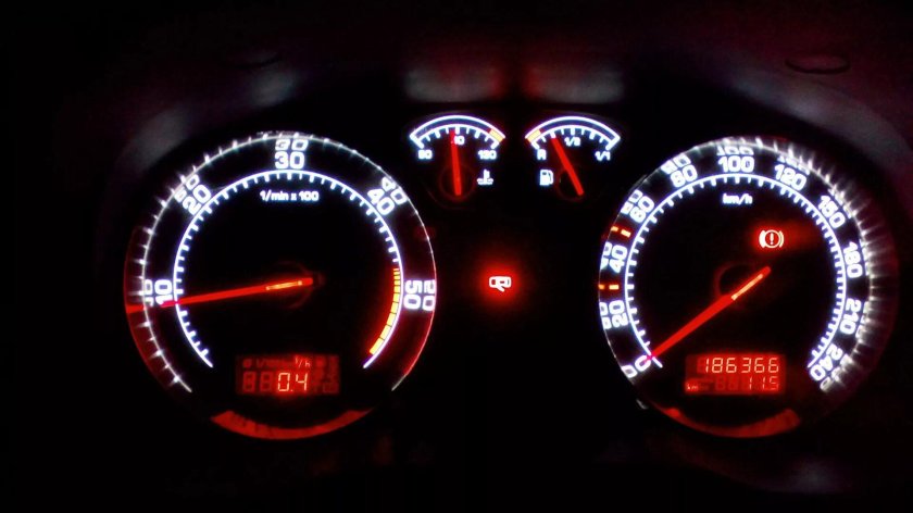 Приборная панель Шкода Октавия а4