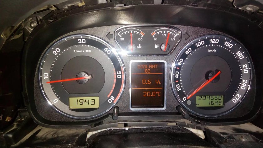 Приборная панель Skoda Superb 1