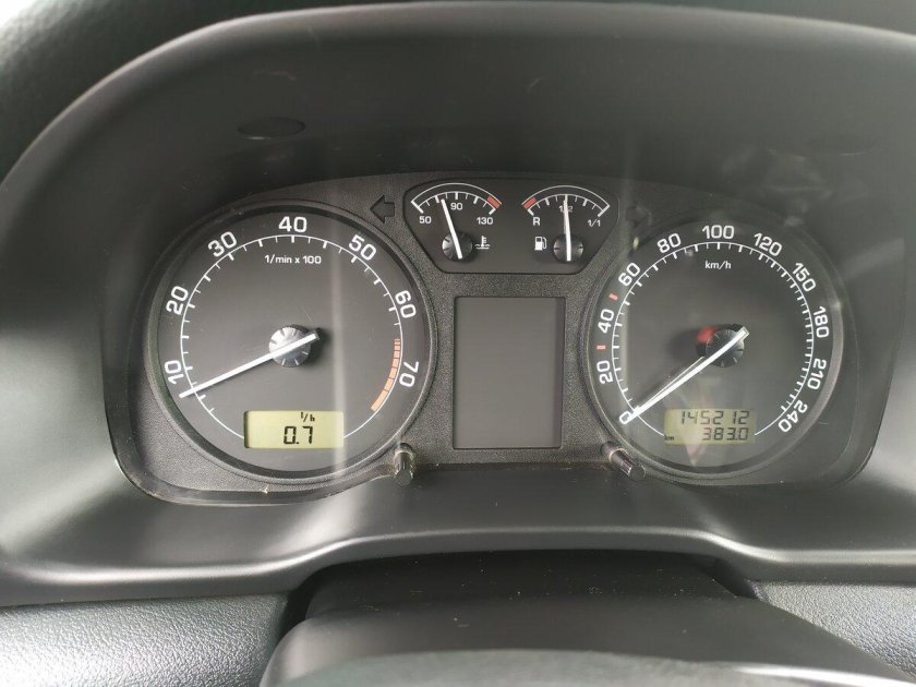 Лампочка чек Шкода Октавия 2007