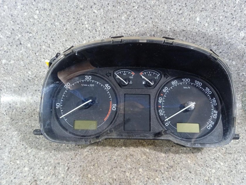 А4 б5 2000 приборная панель vdo