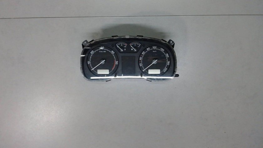 Панель приборов Шкода Октавия тур 1.4