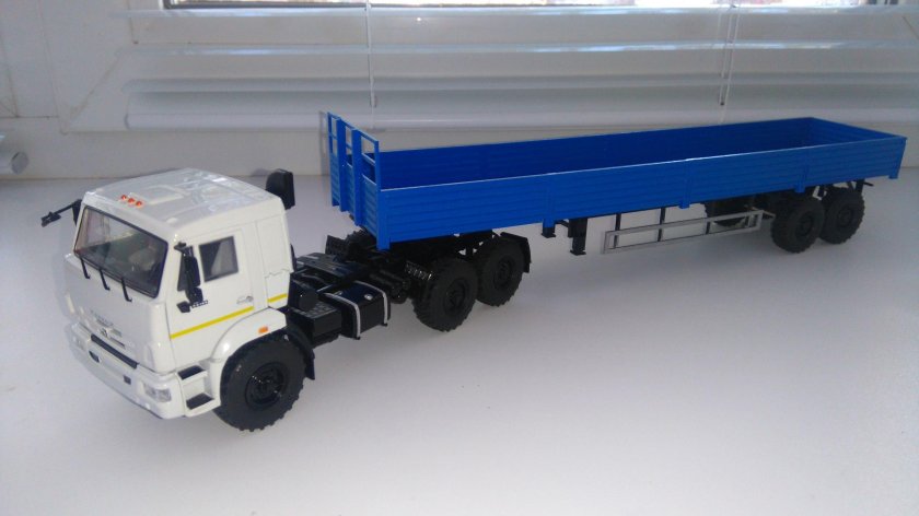 Модели полуприцепов 1/43 . Для КАМАЗА.