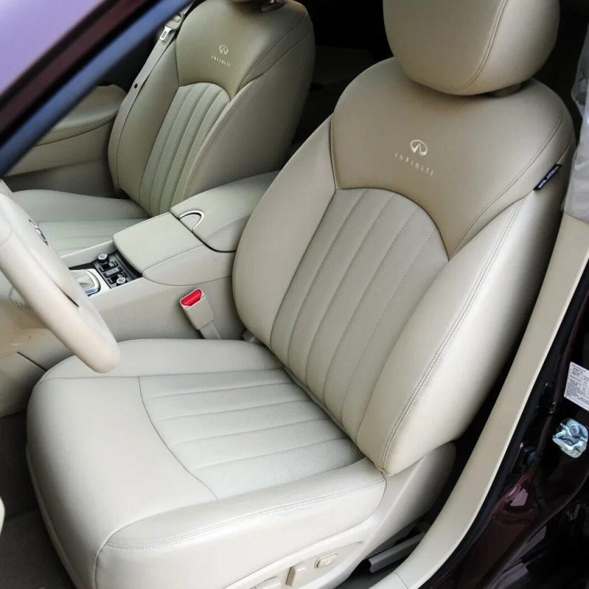 Сиденье машины