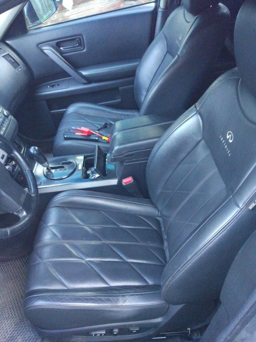 Сидения Инфинити fx37.