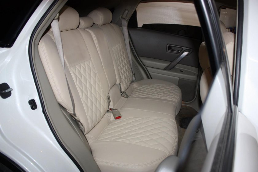 Чехлы на Инфинити fx35 s50