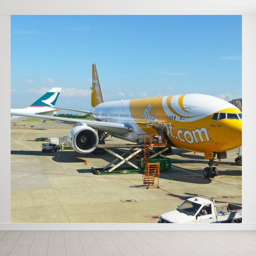 Самолет желтого цвета