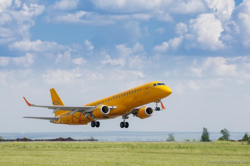 Самолет Эмбраер Саравиа