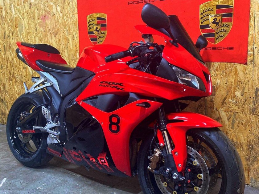 Honda cbr1000rr fireblade