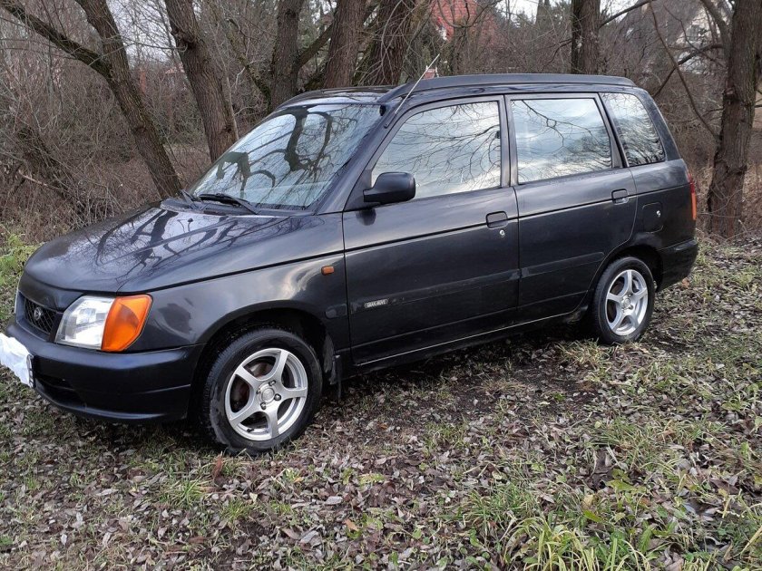 Daihatsu pyzar 1997