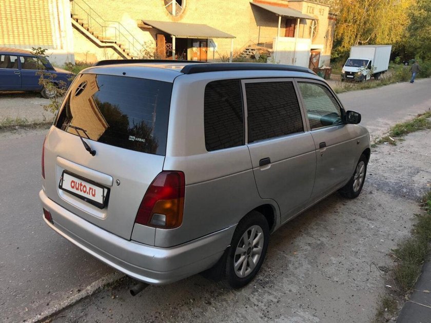 Daihatsu pyzar 1997