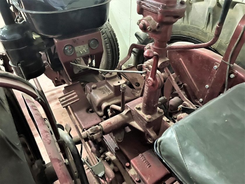 Трактор хтз 7