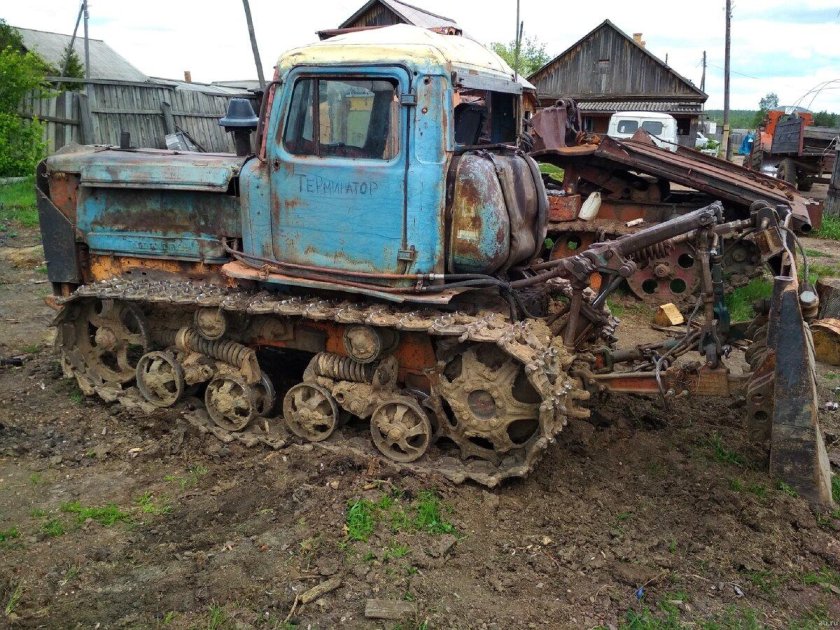 ДТ-75 трактор гусеничный
