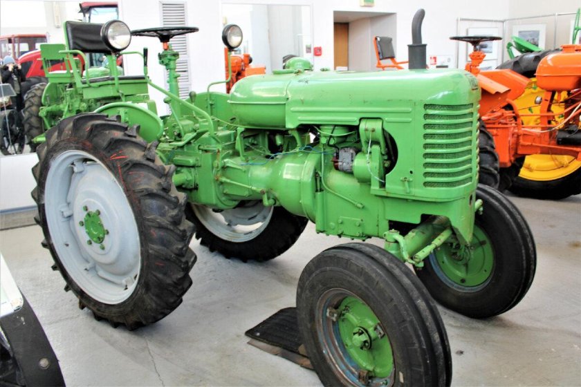 ХТЗ-7 трактор