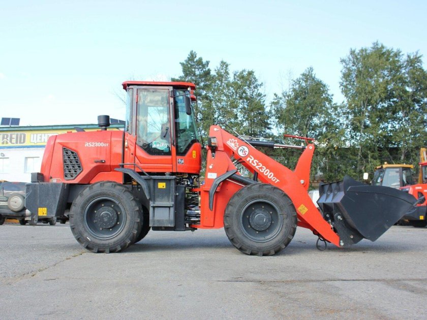 Погрузчик Булл 930