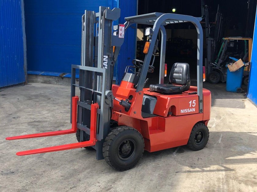 Вилочный погрузчик Ниссан j01a15