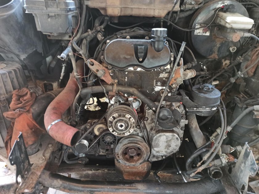 Двигатель Ивеко 2.8