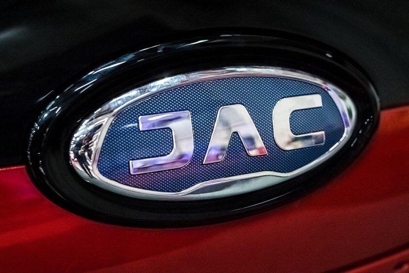 JAC js4