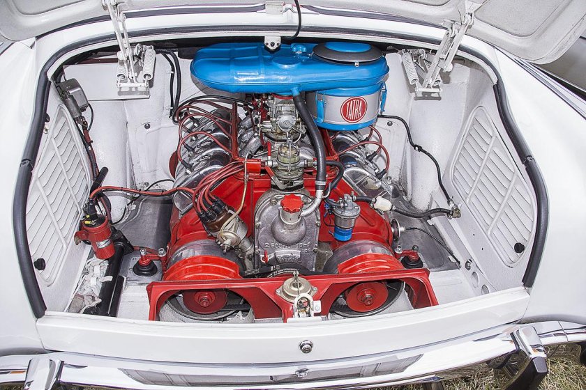 Татра 700 двигатель