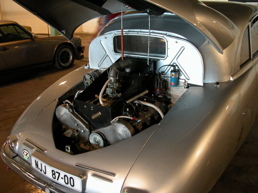 Tatra 87