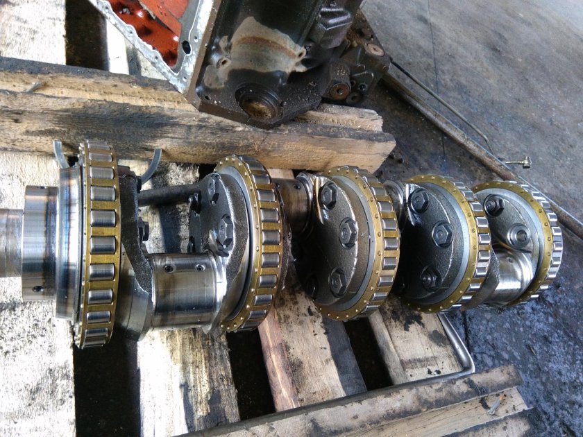 Разборный коленвал на Татра 815