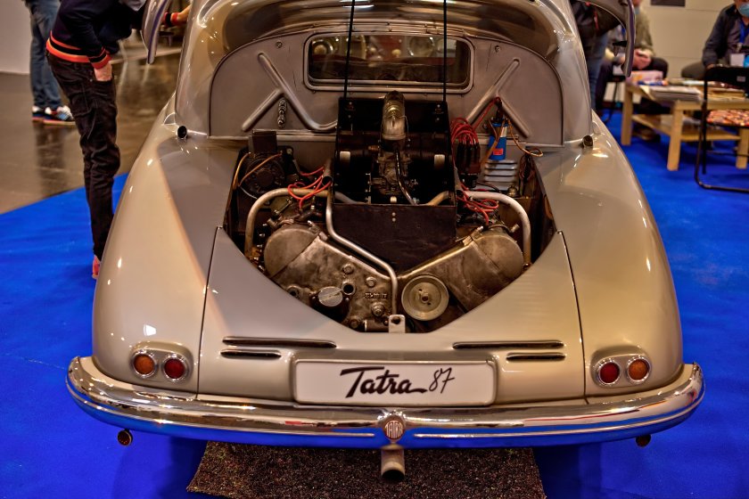 Tatra 87