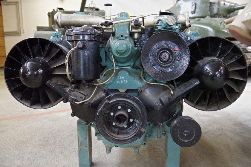 Двигатель танка