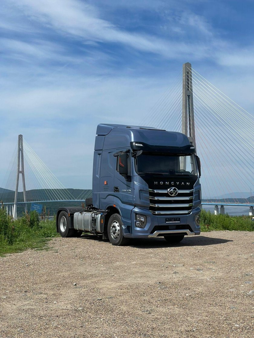 Тягач Hyundai Xcient