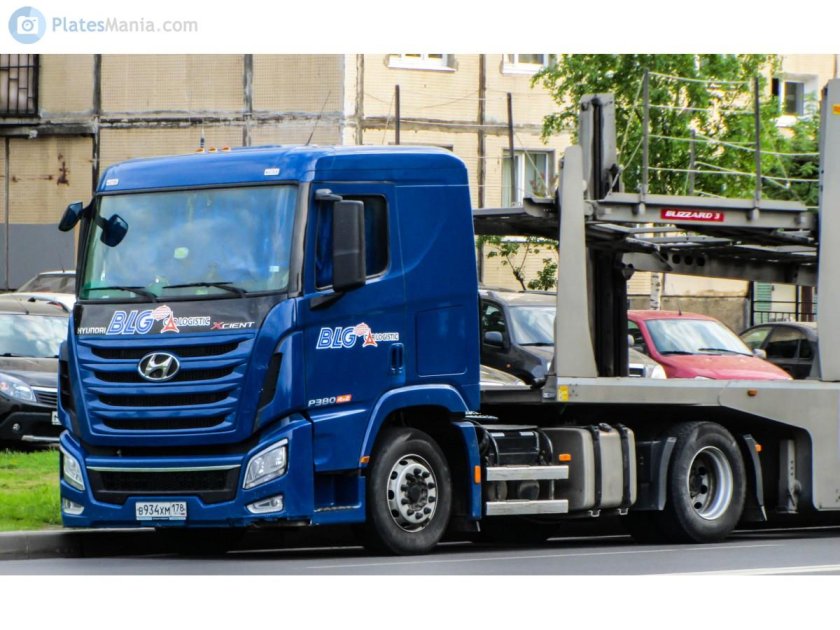 Тягач Hyundai Xcient