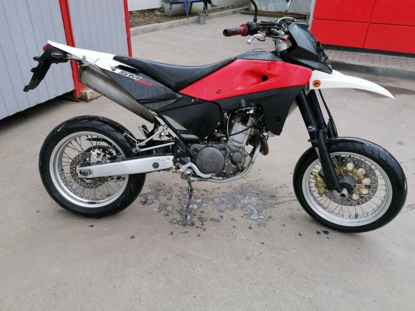 Мотоцикл husqvarna