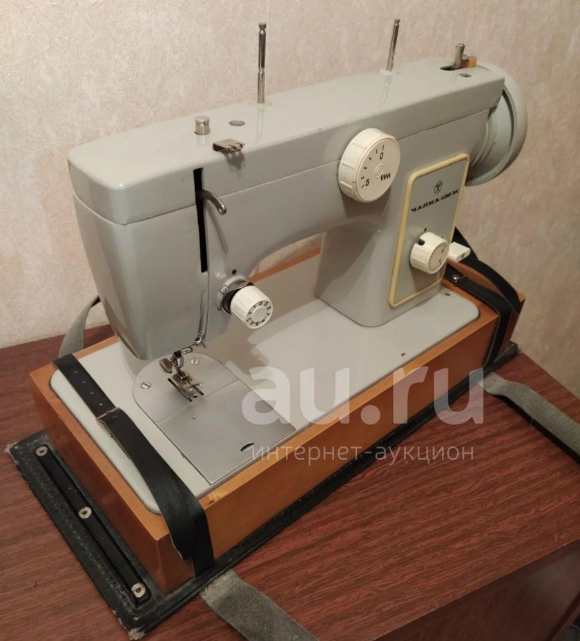 Швейная машинка Чайка 132