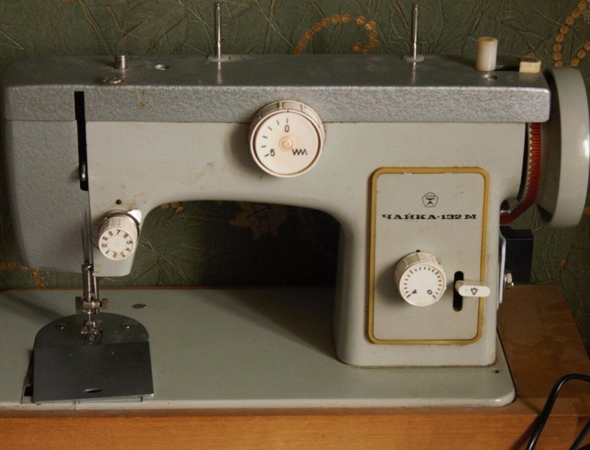 Швейная машина Чайка 132 м