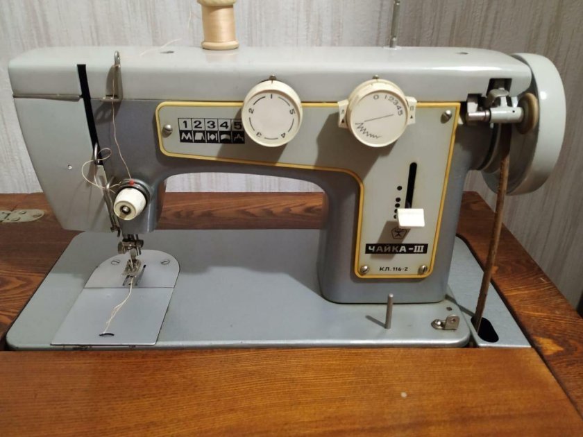 Швейная машинка Чайка 3
