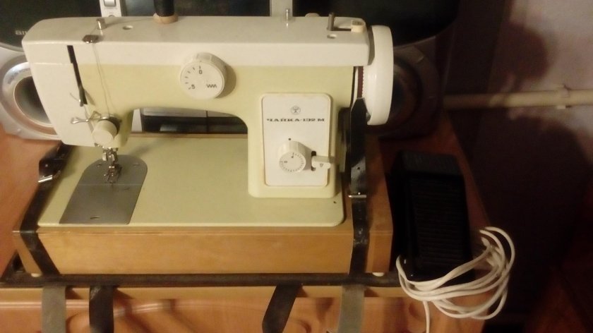 Швейная машина Чайка 132 м